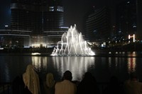 Dubai Fountain foran Burj Khalifa
