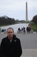 Anders med Washington monument i baggrunden